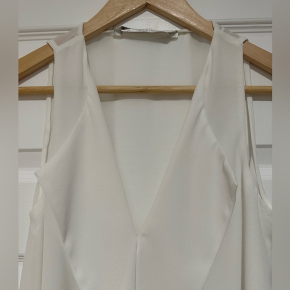 Zara Ruffle Top - Picture 2 of 5